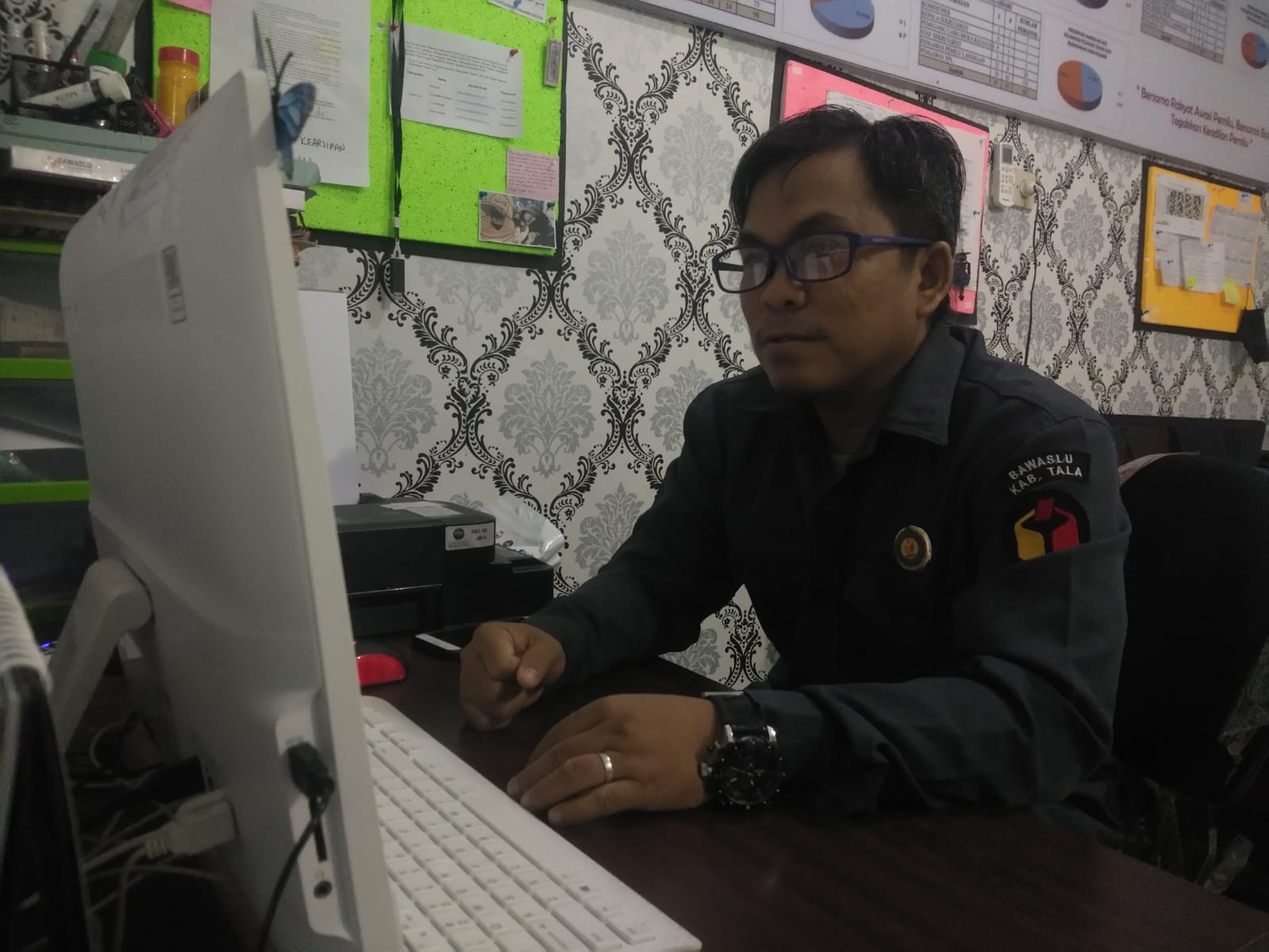 Marsudi ikuti Penganugerahan Keterbukaan Infotmasi Publik Secara Daring