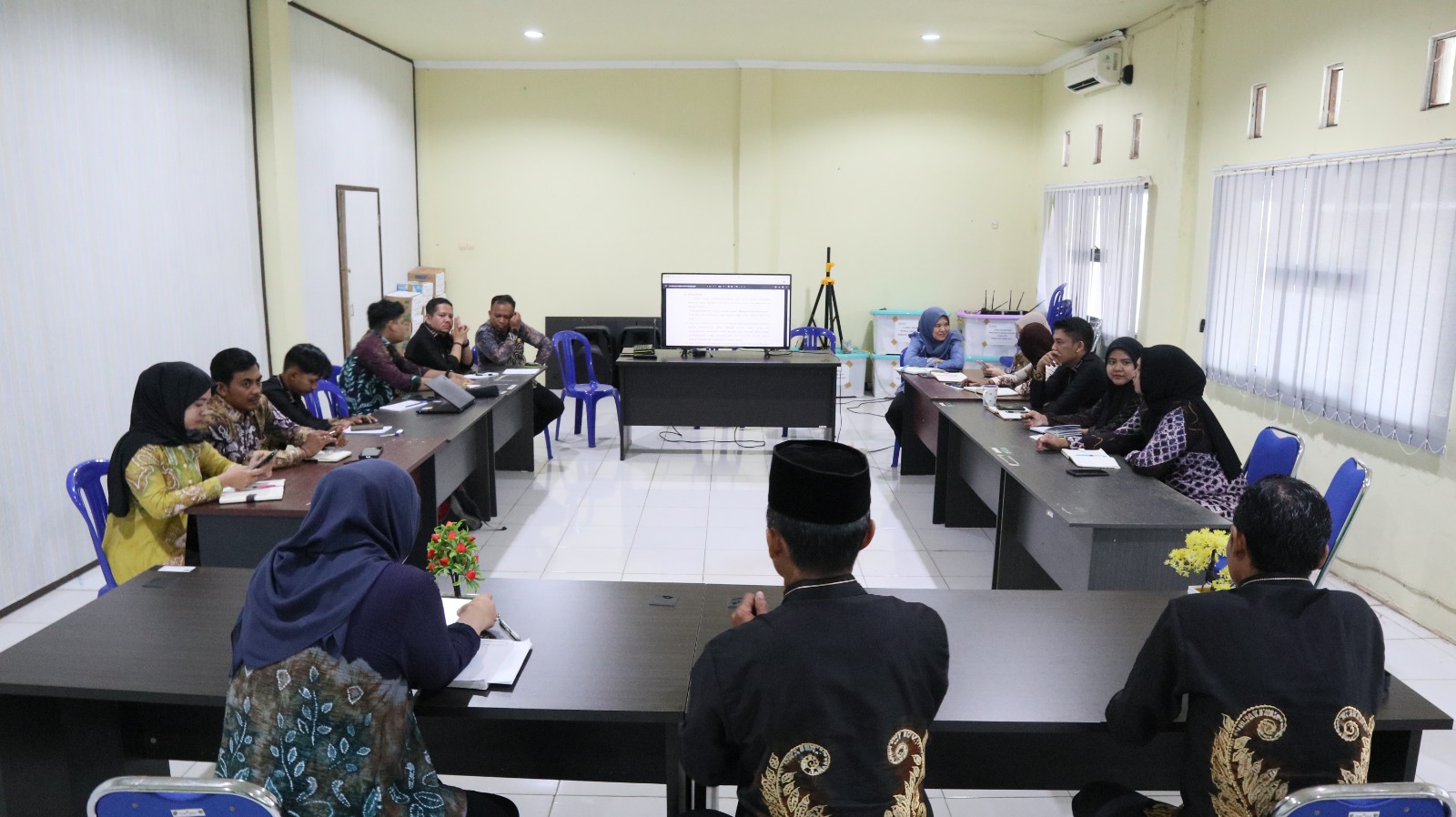 Rapat Bulanan Bawaslu Kabupaten Tanah Laut, Kamis (02/04/2026)