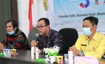 Bawaslu Provinsi Lakukan Pembinaan kepada Bawaslu Kabupaten Tanah Laut