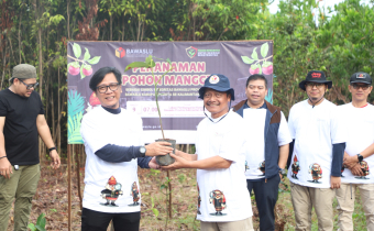 penanaman pohon berintegritas (manggis) 